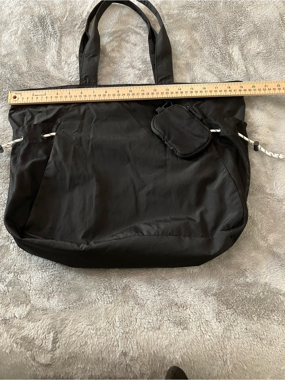 Athletic Works Women’s Sporty Cinch Tote with Bonus Pouch - Picture 10 of 13